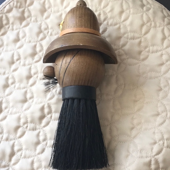 Vintage wooden handled Valet clothes brush - Picture 4 of 8